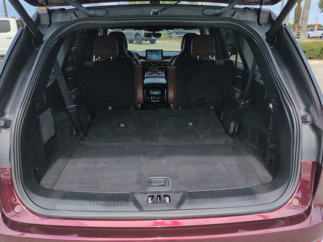Certified 2020 Lincoln Aviator Reserve w/ Equipment Group 202A AWD/4WD image 13