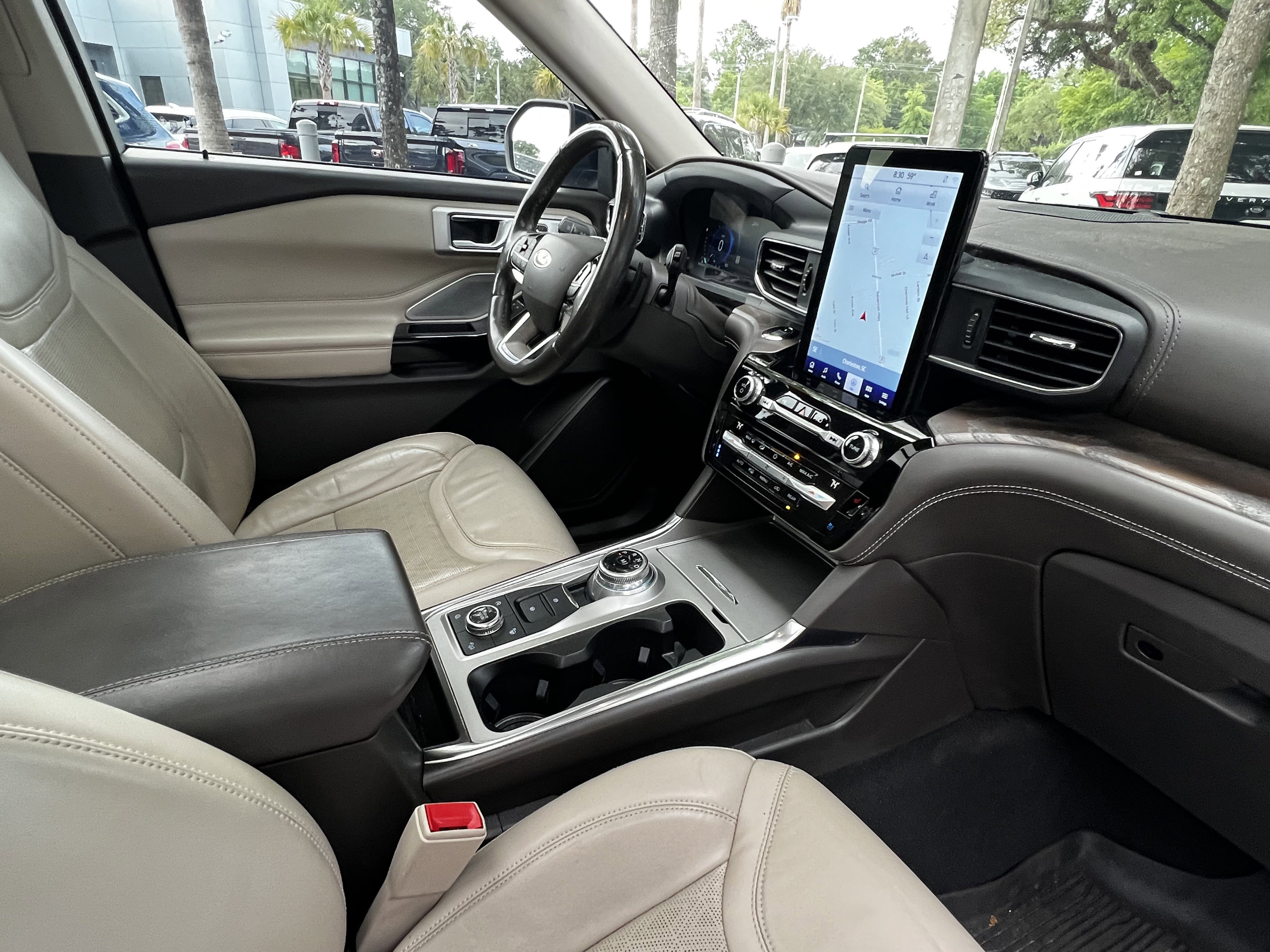 Used 2021 Ford Explorer Platinum w/ Equipment Group 601A AWD/4WD image 49