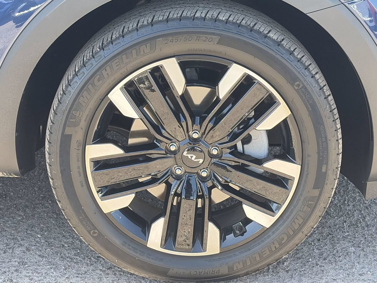 Certified 2025 Kia Telluride SX Prestige AWD/4WD image 9