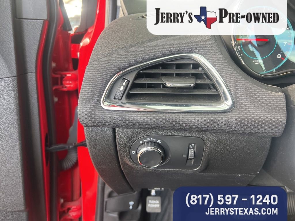 Used 2018 Chevrolet Cruze LT w/ Convenience Package image 12