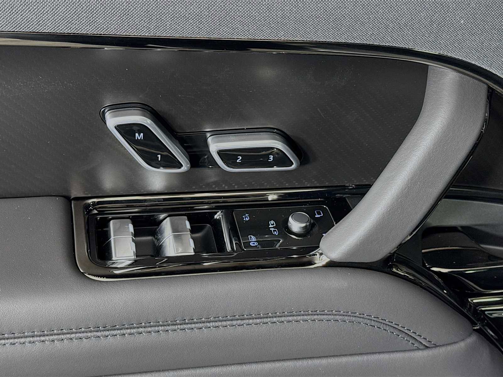 New 2025 Land Rover Range Rover Sport SV Edition Two image 16