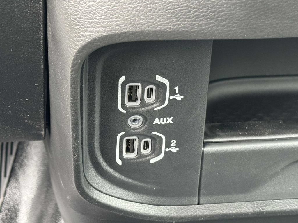 New 2025 RAM 3500 Tradesman AWD/4WD image 19