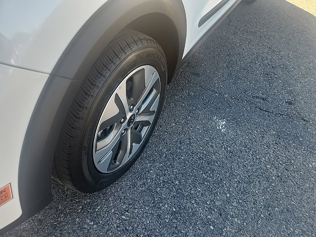 Used 2019 Kia Niro EX Premium FWD image 14