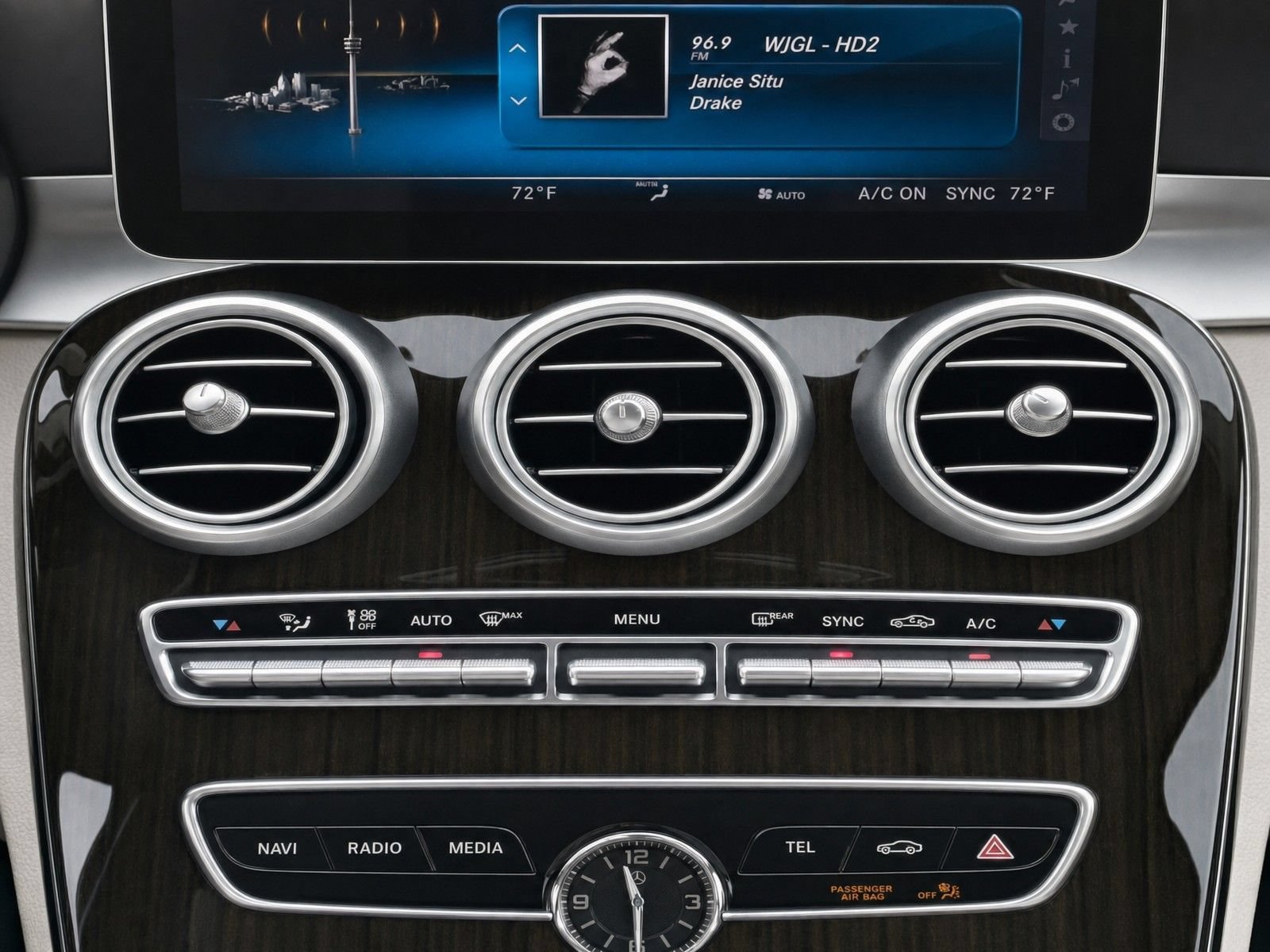 Used 2019 Mercedes-Benz C 300 Sedan image 14