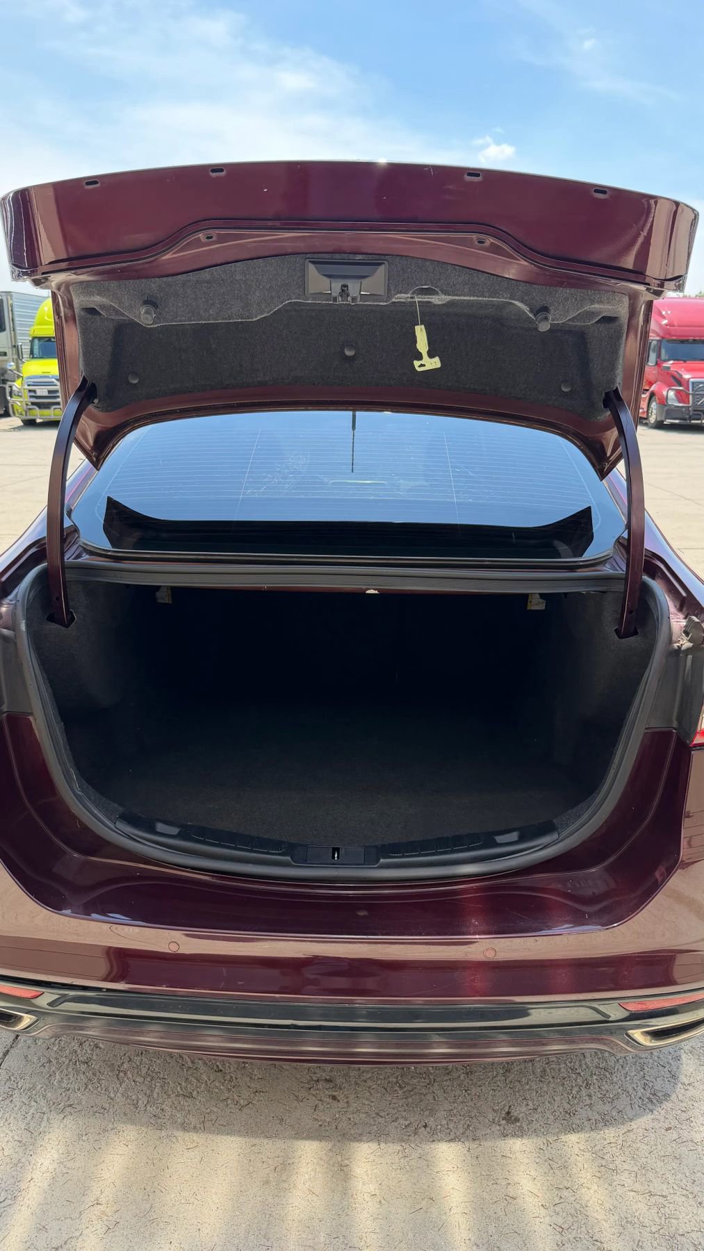 Used 2018 Ford Fusion SE w/ Fusion SE Technology Package FWD image 10