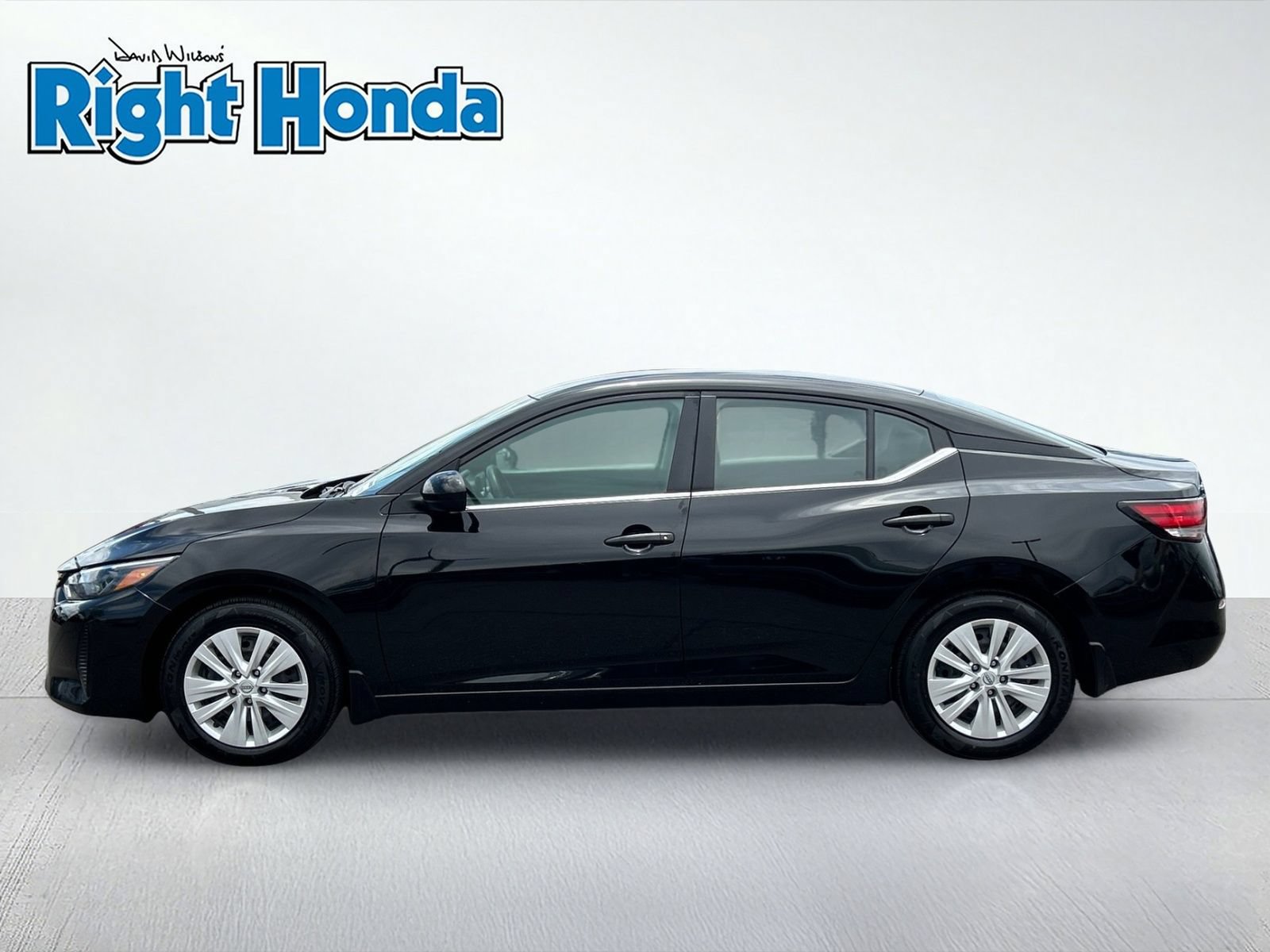 Used 2024 Nissan Sentra S FWD image 3