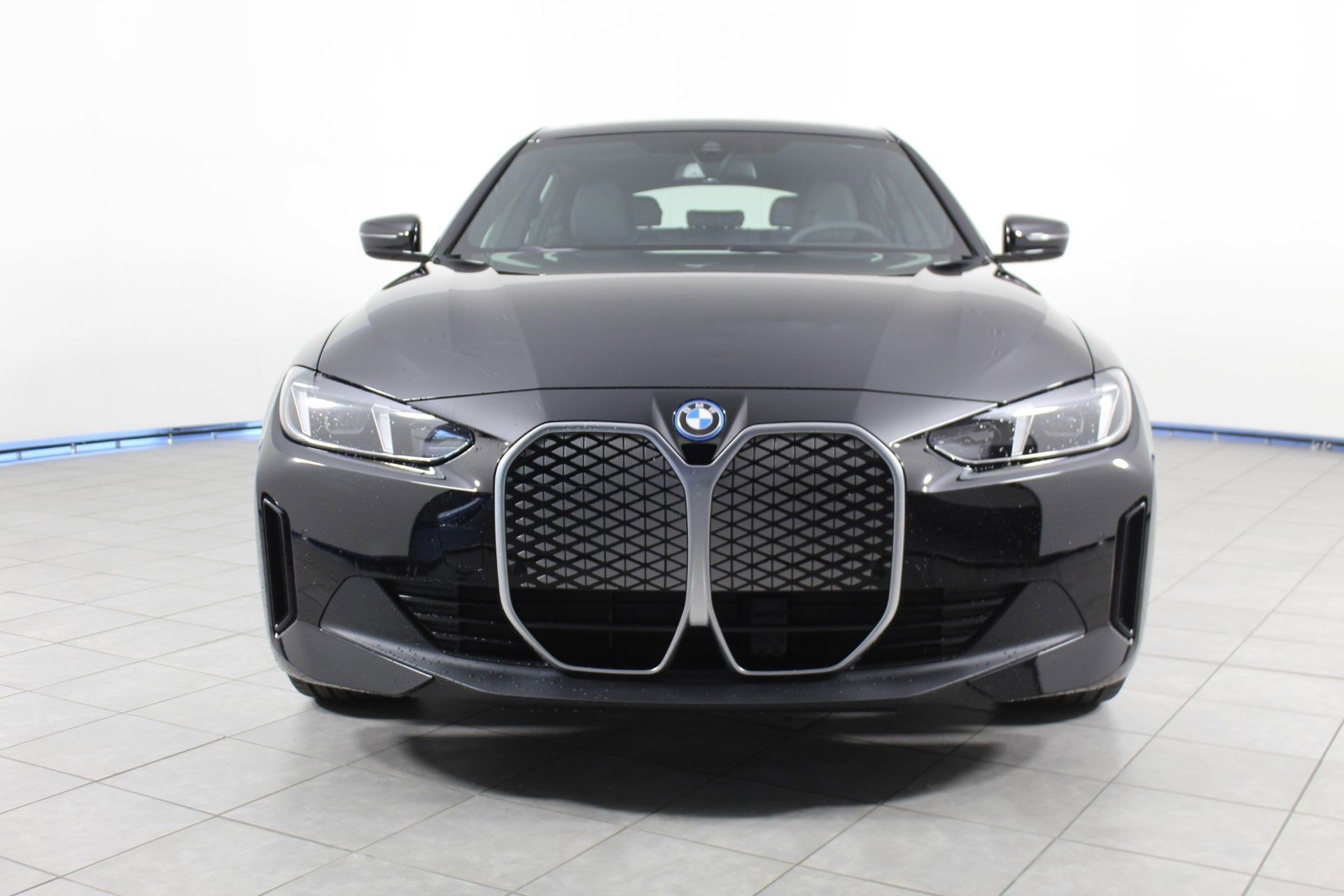 Used 2025 BMW i4 xDrive40i image 5