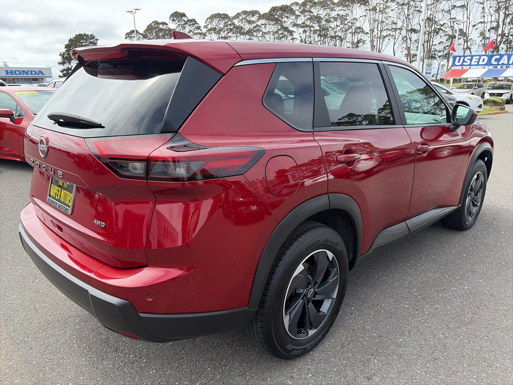 Used 2025 Nissan Rogue SV AWD/4WD image 6