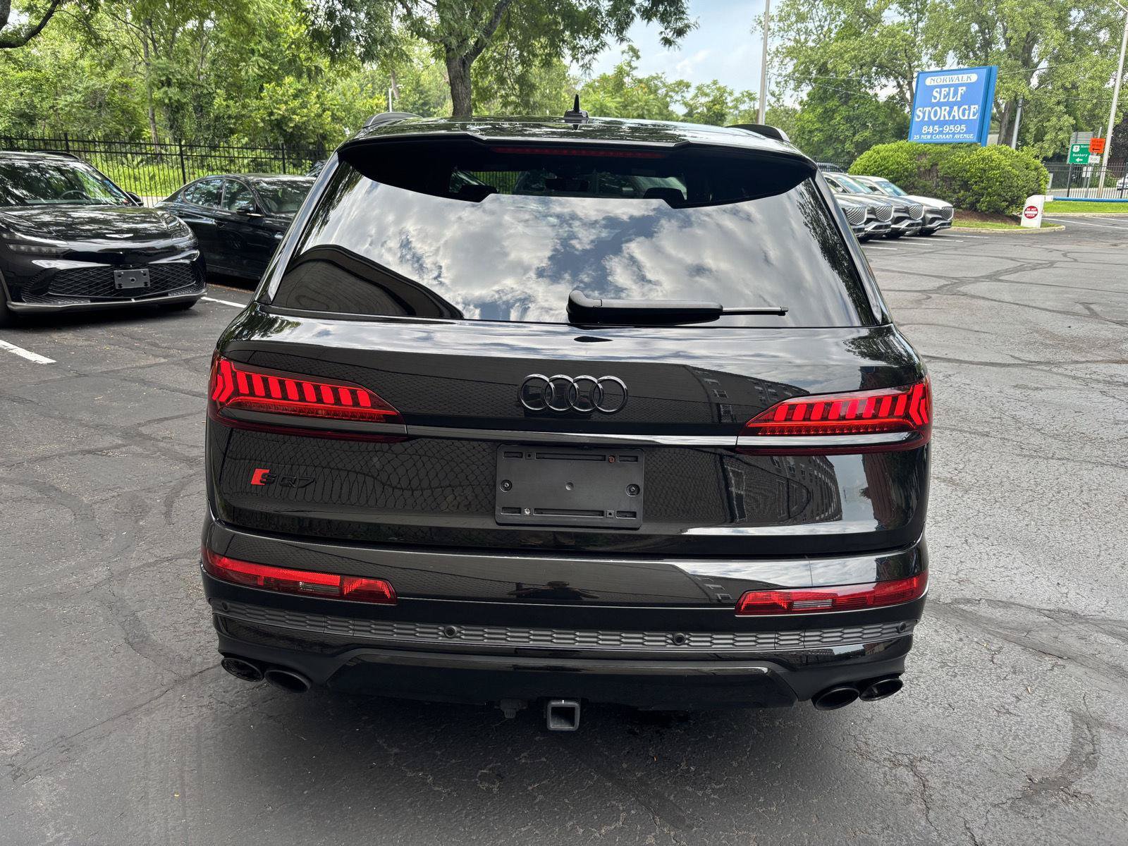 Used 2023 Audi SQ7 Prestige AWD/4WD image 4