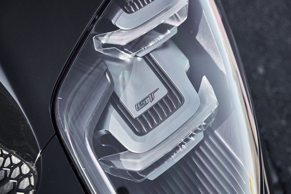 Used 2020 Ford GT Carbon Series image 11