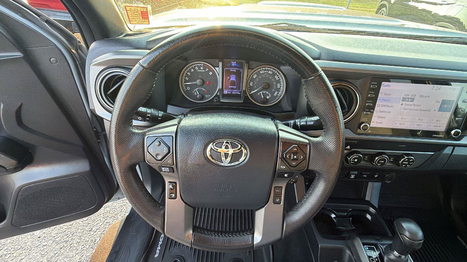 Used 2020 Toyota Tacoma TRD Sport AWD/4WD image 24