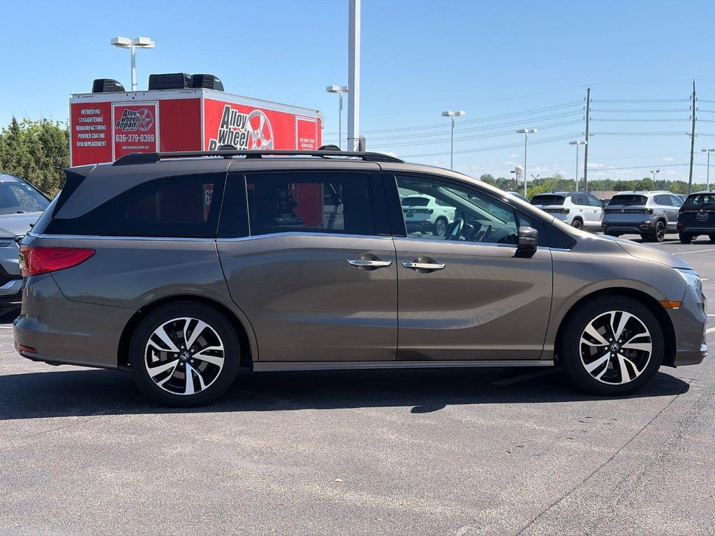 Used 2018 Honda Odyssey Elite image 4