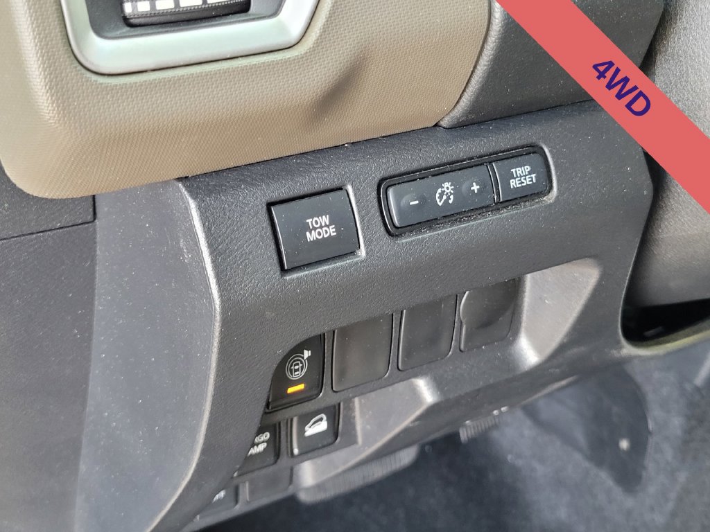 Used 2022 Nissan Frontier SV w/ Technology Package AWD/4WD image 17