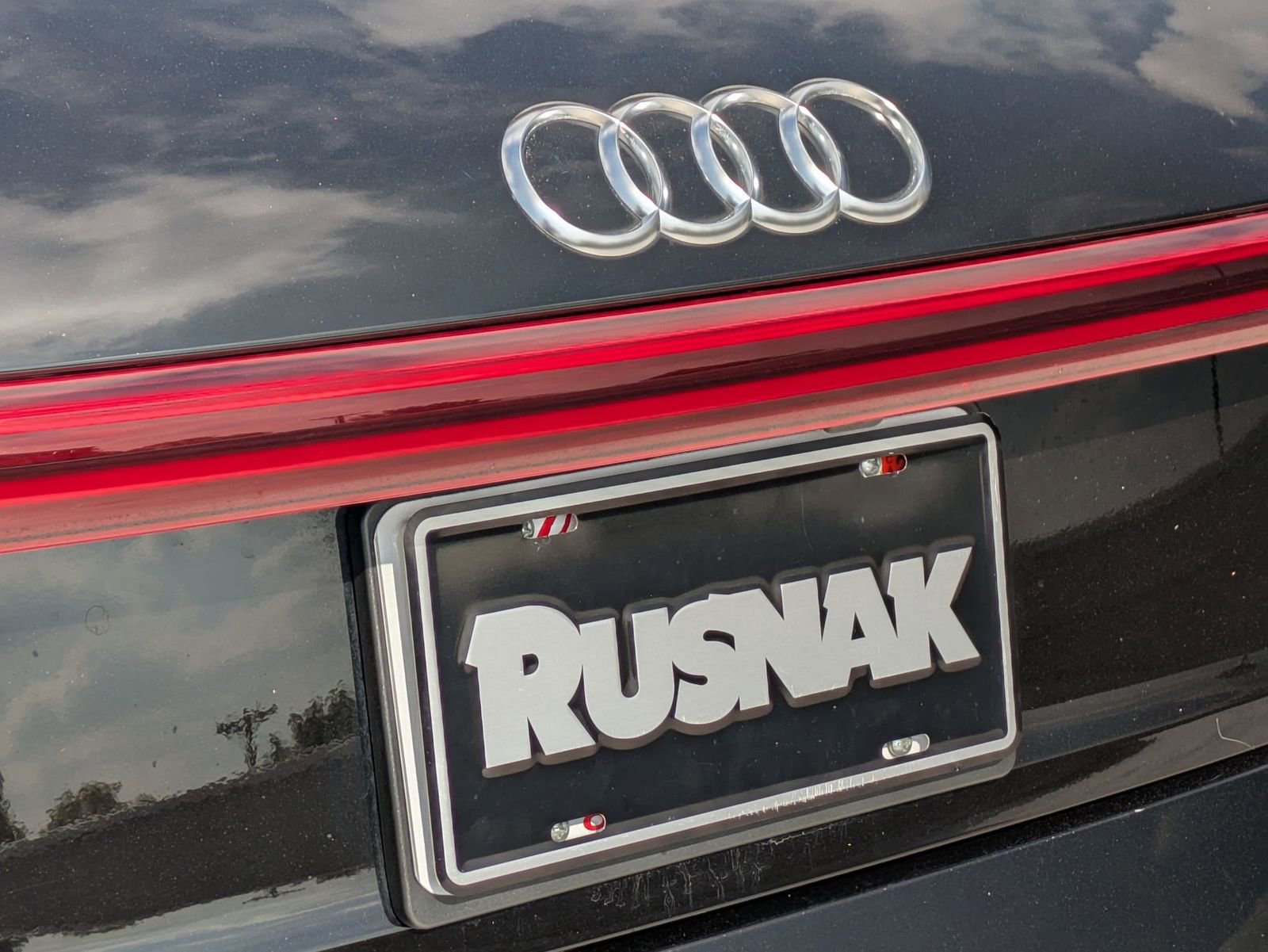 Used 2022 Audi e-tron Premium image 19