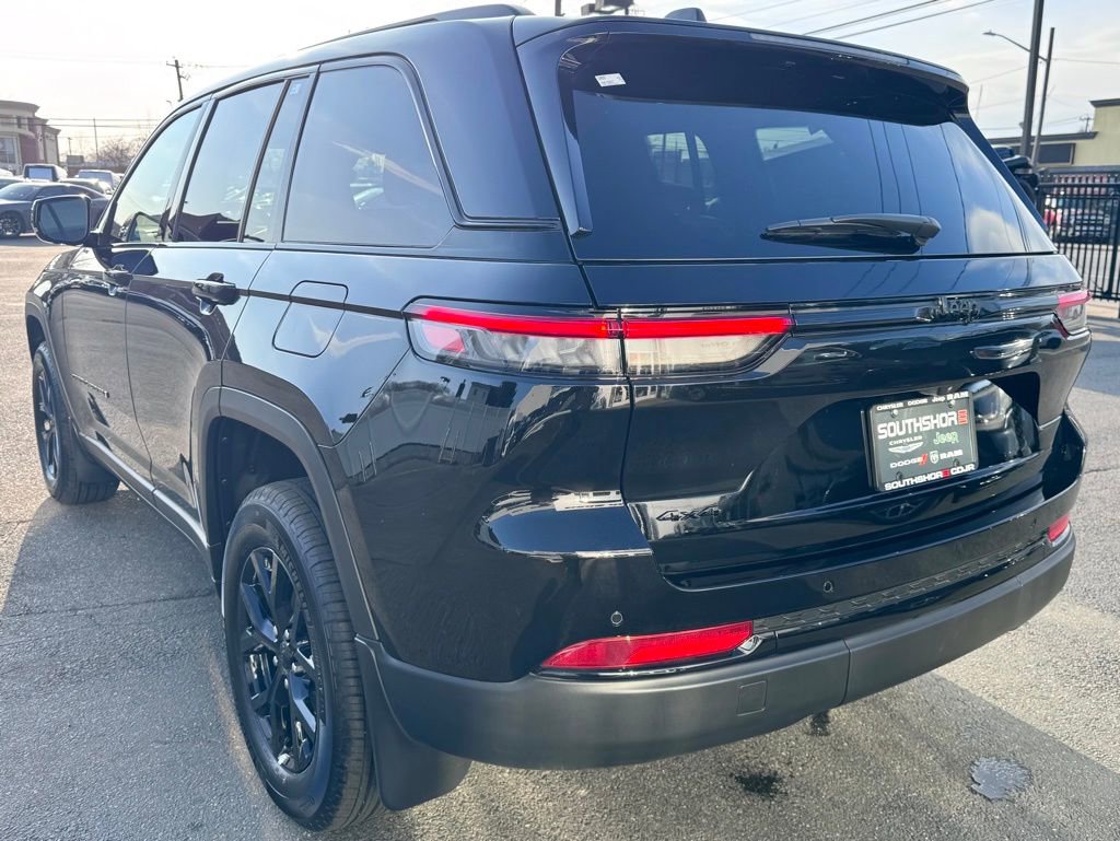New 2025 Jeep Grand Cherokee Altitude AWD/4WD image 5