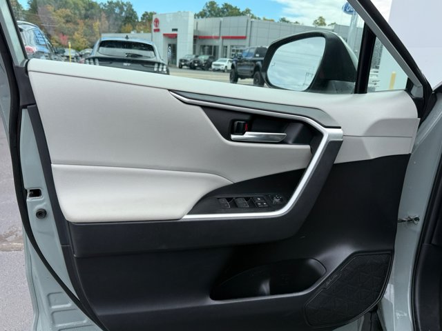 Certified 2022 Toyota RAV4 XLE w/ Convenience Package AWD/4WD image 25