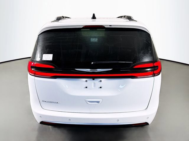 New 2026 Chrysler Pacifica Pinnacle image 6
