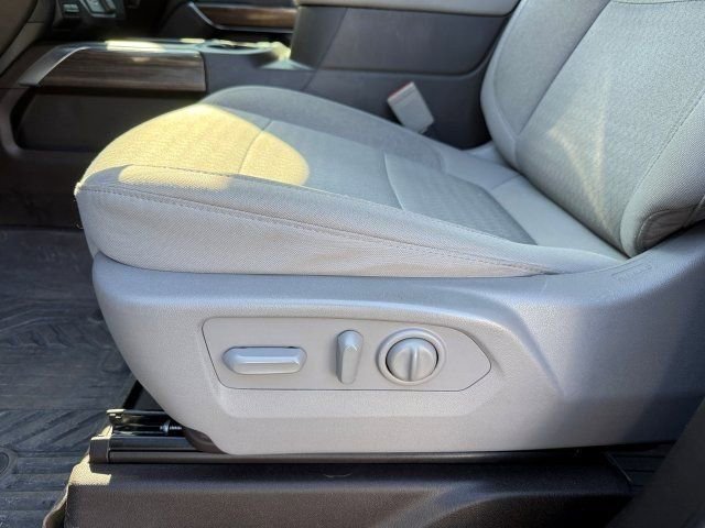 Used 2021 Chevrolet Silverado 2500 LT w/ Convenience Package image 14