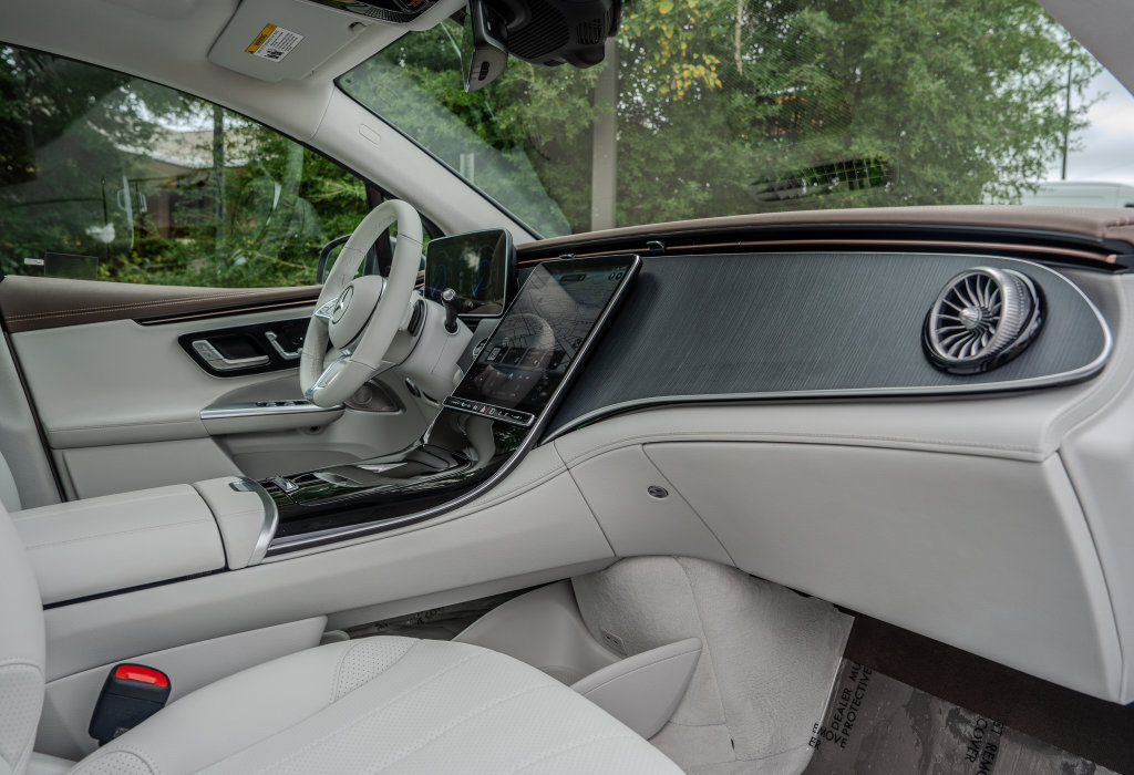 Used 2023 Mercedes-Benz EQE 350+ SUV w/ AMG Line Exterior Package image 22