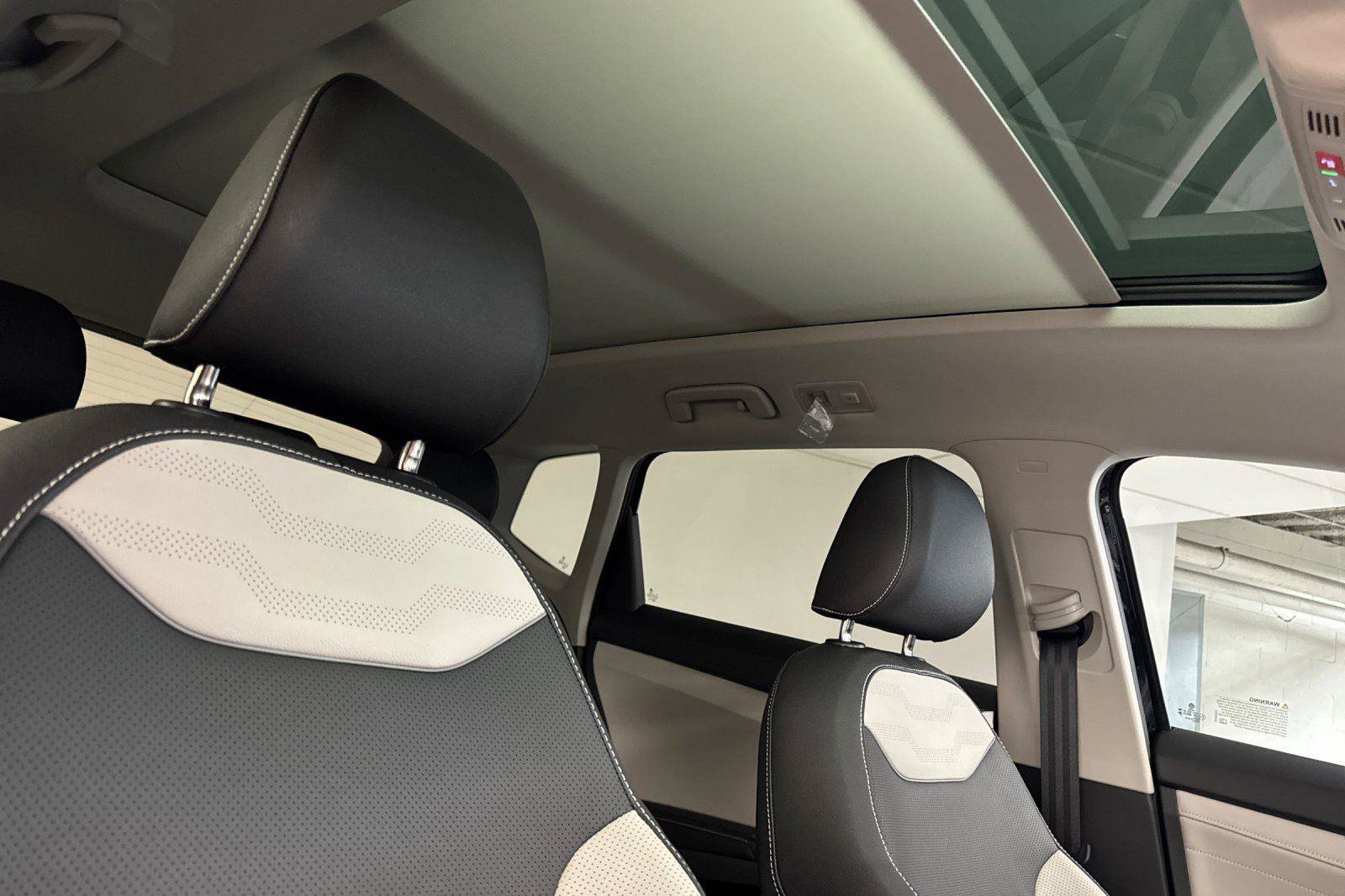 New 2025 Volkswagen Taos SEL image 16