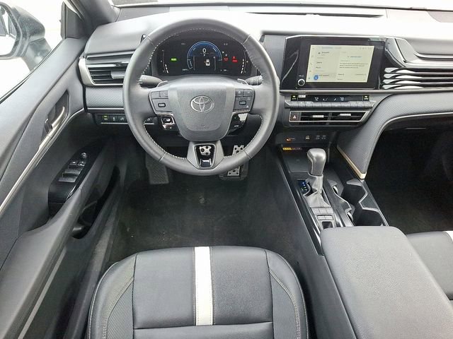 Used 2025 Toyota Camry SE FWD image 12