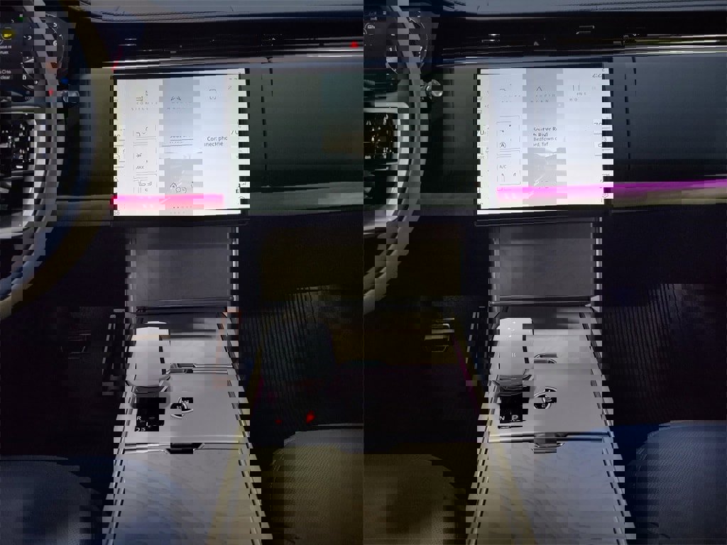 New 2024 Land Rover Range Rover SV image 27