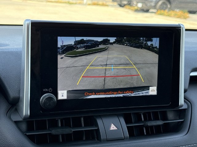 Used 2025 Toyota RAV4 XLE FWD image 26