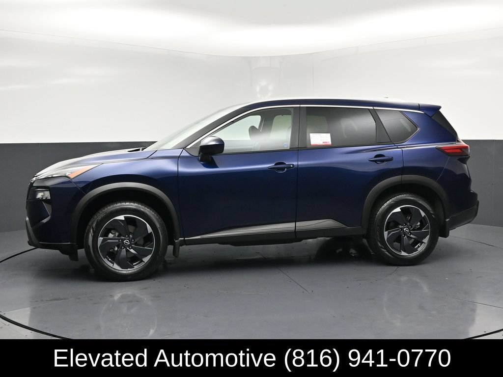 Used 2024 Nissan Rogue SV w/ SV Premium Package AWD/4WD image 2
