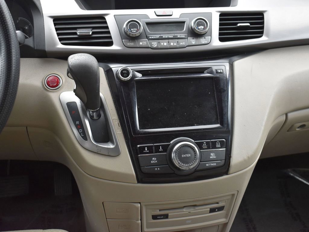 Used 2017 Honda Odyssey SE image 19
