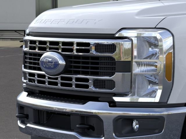 New 2025 Ford F350 XLT image 17