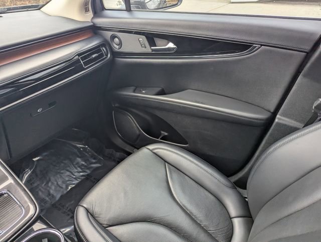 Certified 2022 Lincoln Nautilus Reserve w/ Equipment Group 201A image 16