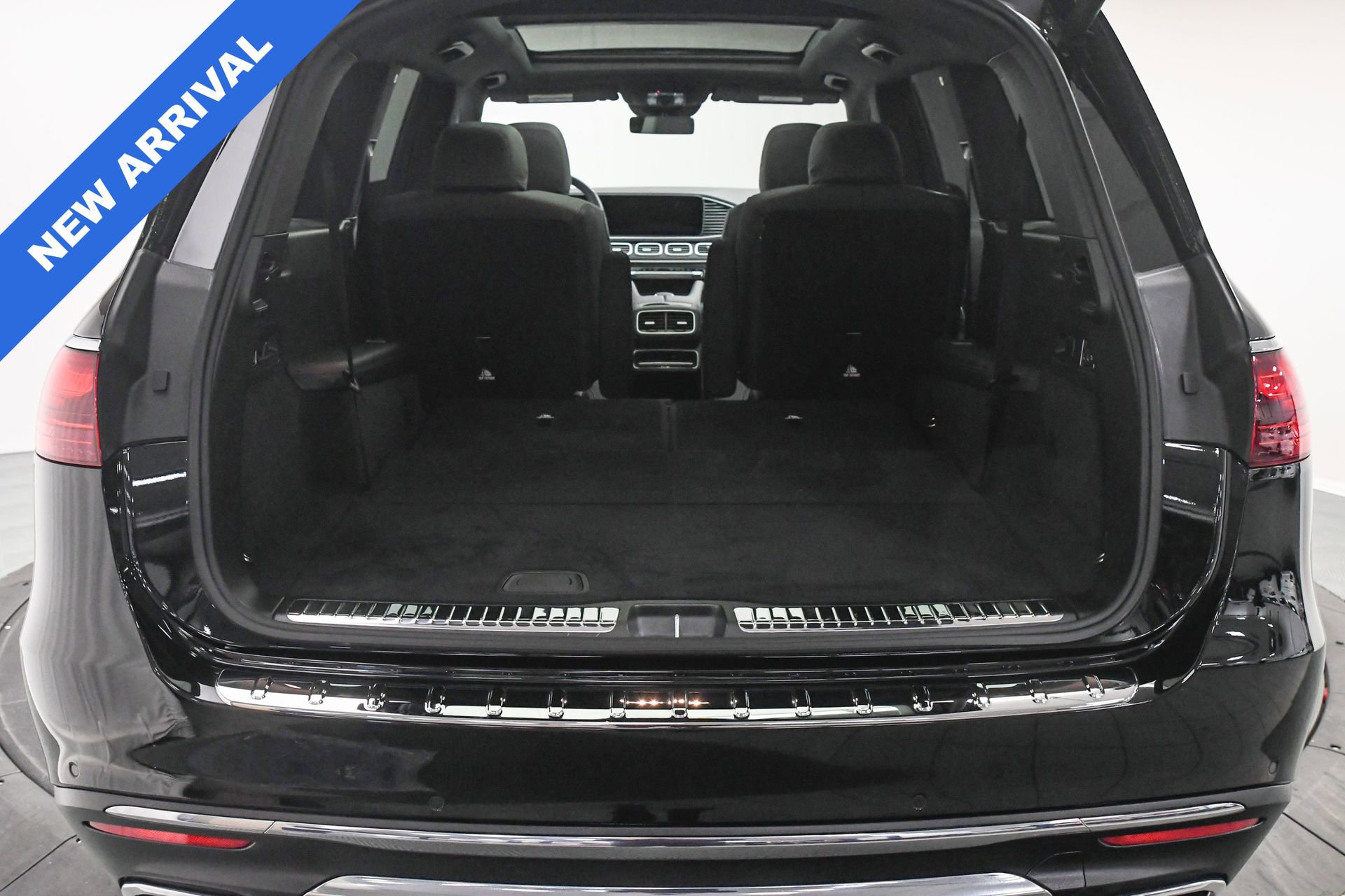 Used 2025 Mercedes-Benz GLS 450 4MATIC image 7