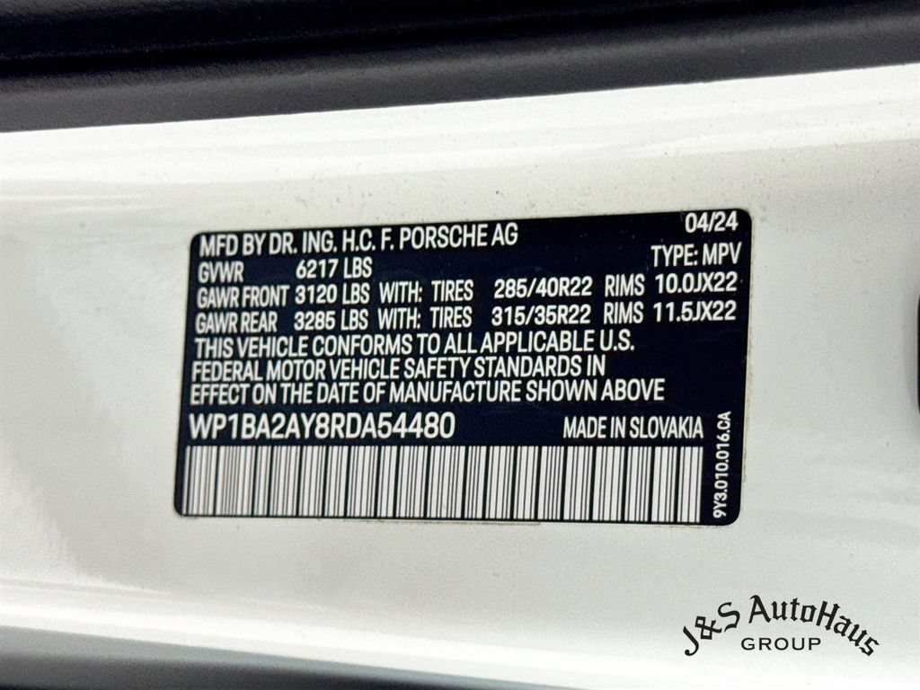 Used 2024 Porsche Cayenne Coupe AWD/4WD image 41