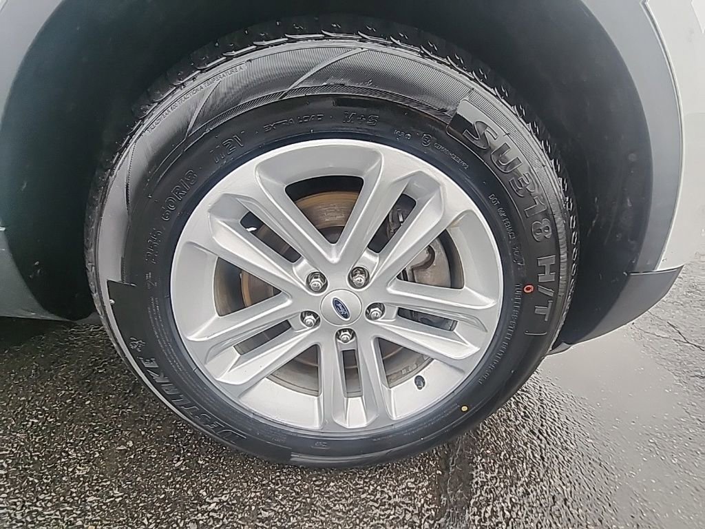 Used 2017 Ford Explorer XLT w/ Equipment Group 202A image 10