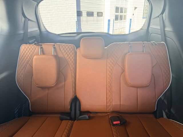 New 2026 Chrysler Pacifica Pinnacle w/ Trailer Tow Group FWD image 16