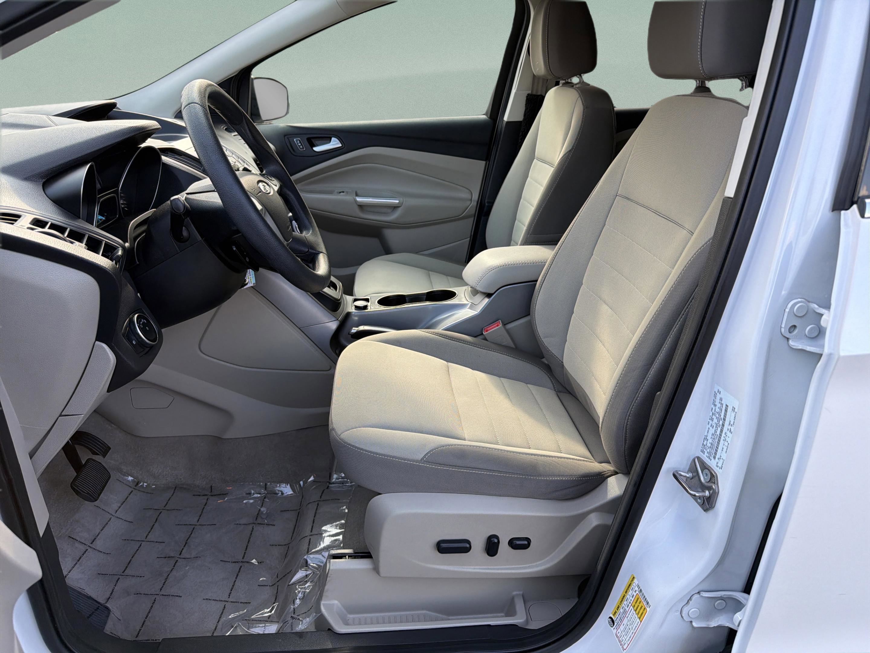 Used 2015 Ford Escape SE image 18