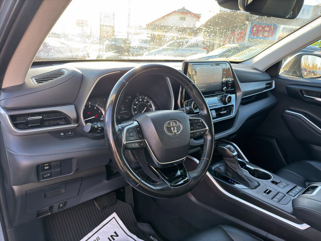 Used 2021 Toyota Highlander XLE image 10