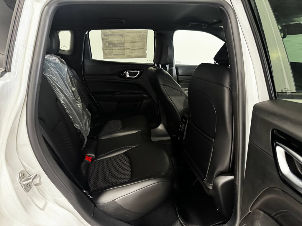New 2026 Jeep Compass Latitude AWD/4WD image 23