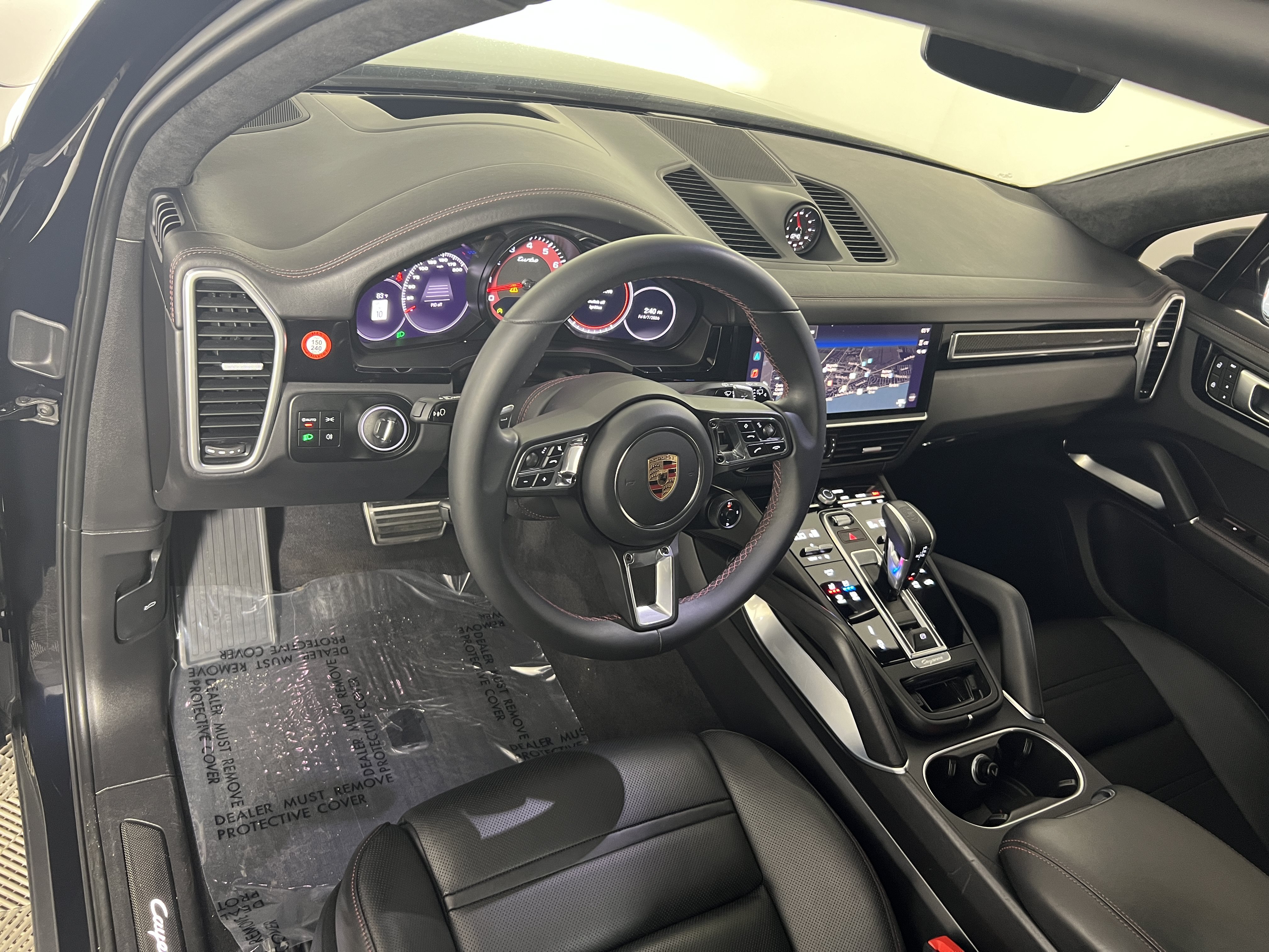 Certified 2023 Porsche Cayenne Turbo AWD/4WD image 4