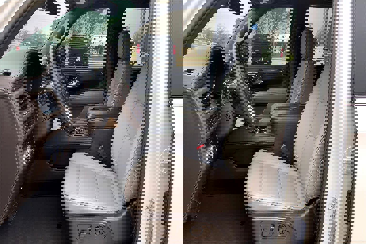 Used 2022 GMC Yukon SLT w/ SLT Premium Package image 15