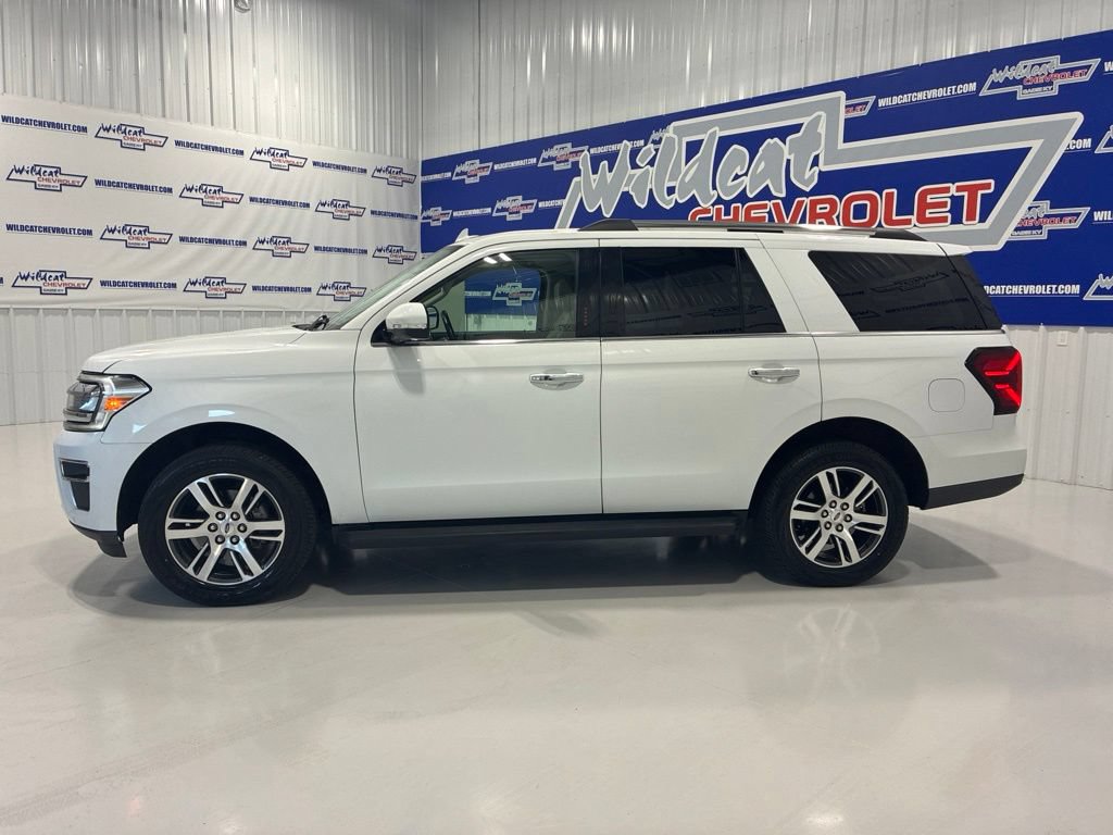 Used 2024 Ford Expedition Limited AWD/4WD image 3