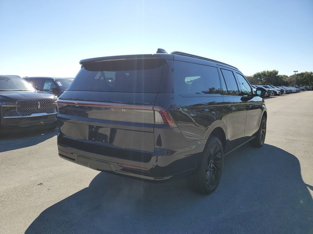New 2025 Lincoln Navigator L Reserve w/ Jet Appearance Package image 4