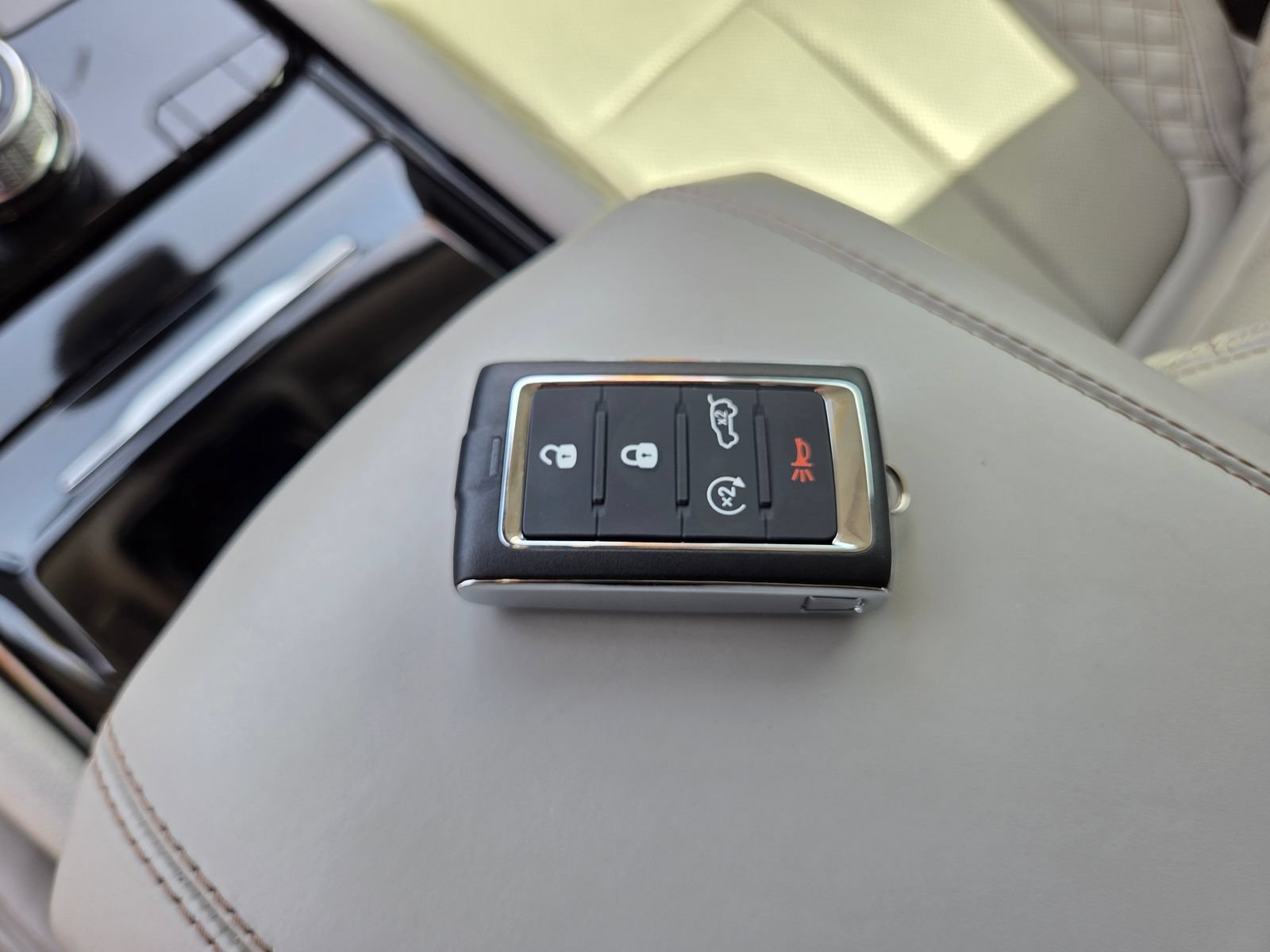Used 2022 Jeep Grand Cherokee Summit RWD image 33