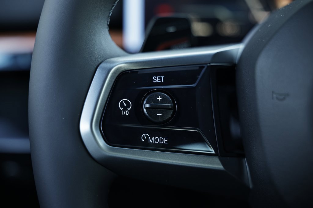 New 2026 BMW 550e xDrive w/ Premium Package image 34