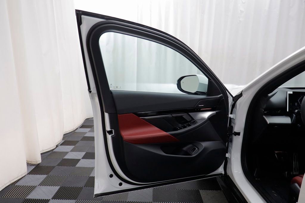 New 2026 BMW 530i xDrive w/ M Sport Package image 4