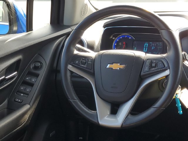 Used 2015 Chevrolet Trax LT w/ LT Sun and Sound Package FWD image 28