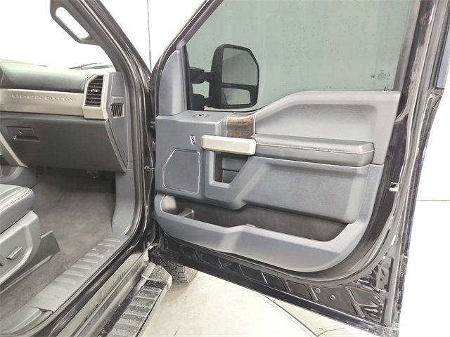 Used 2022 Ford F250 Lariat image 34