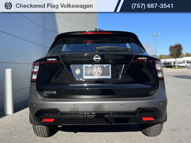 Used 2025 Nissan Kicks S image 10