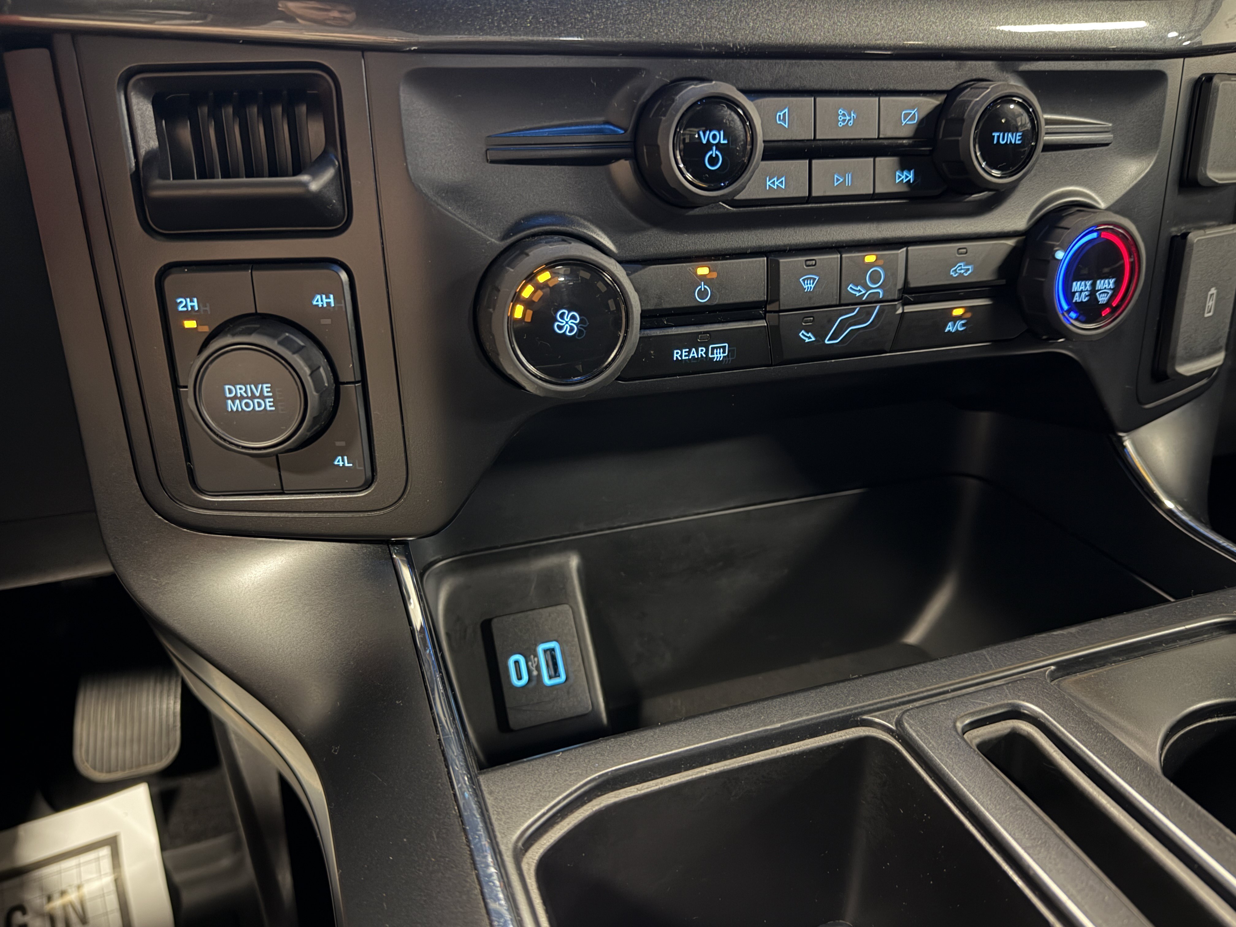 Used 2024 Ford F150 STX w/ STX Black Appearance Package AWD/4WD image 10