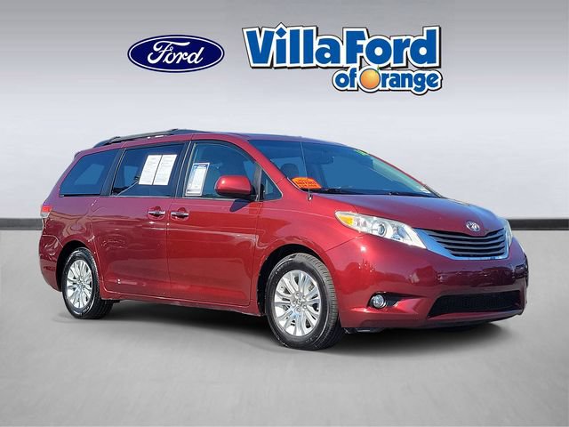 Used 2014 Toyota Sienna XLE FWD video 1